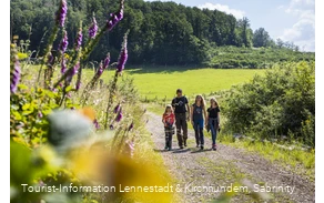 Familie auf dem Veischeder Sonnenpfad
