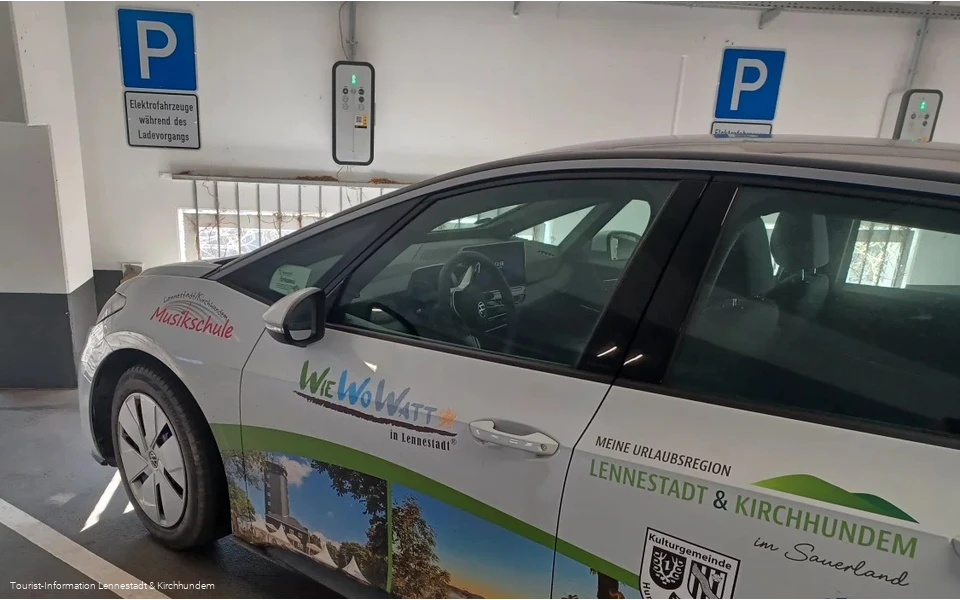 E-Auto Ladestation HIT.jpg