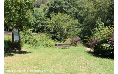 Impressionen des Wanderparkplatzes Stauweiher Hein