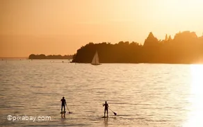 Stand up paddling