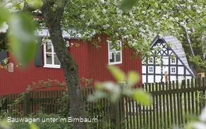 Bauwagen unter´m Birnbaum