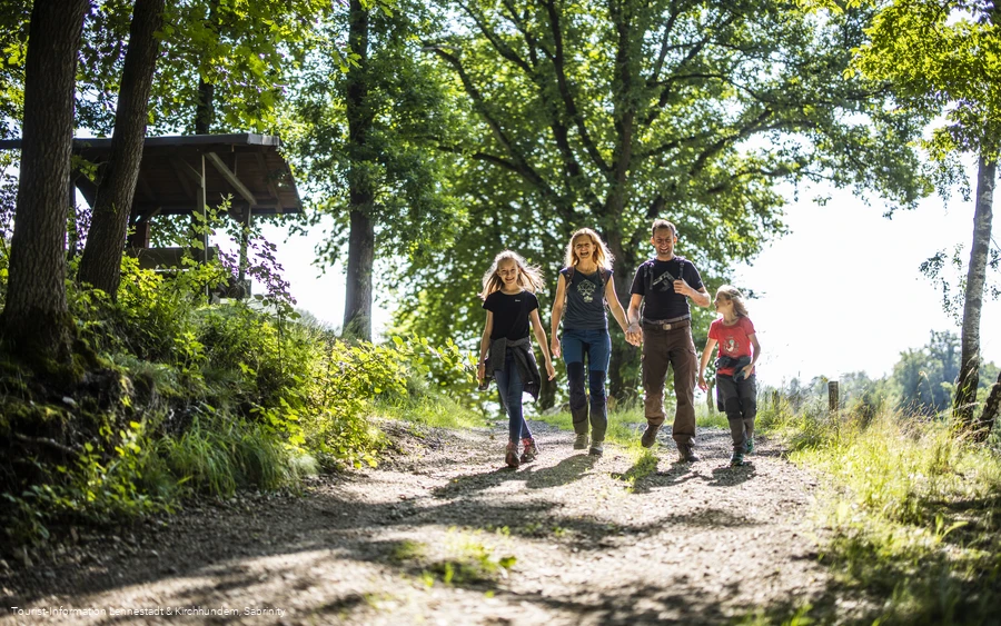 Familie auf dem Veischeder Sonnenpfad