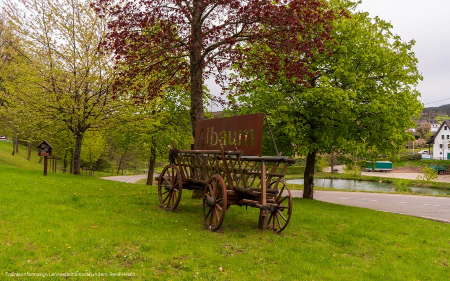 Albaum Ortseingang