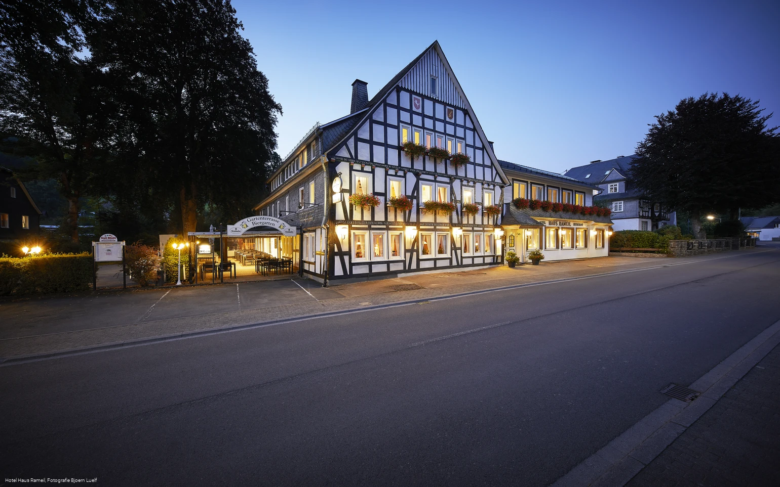 Hotel Haus Rameil am Abend