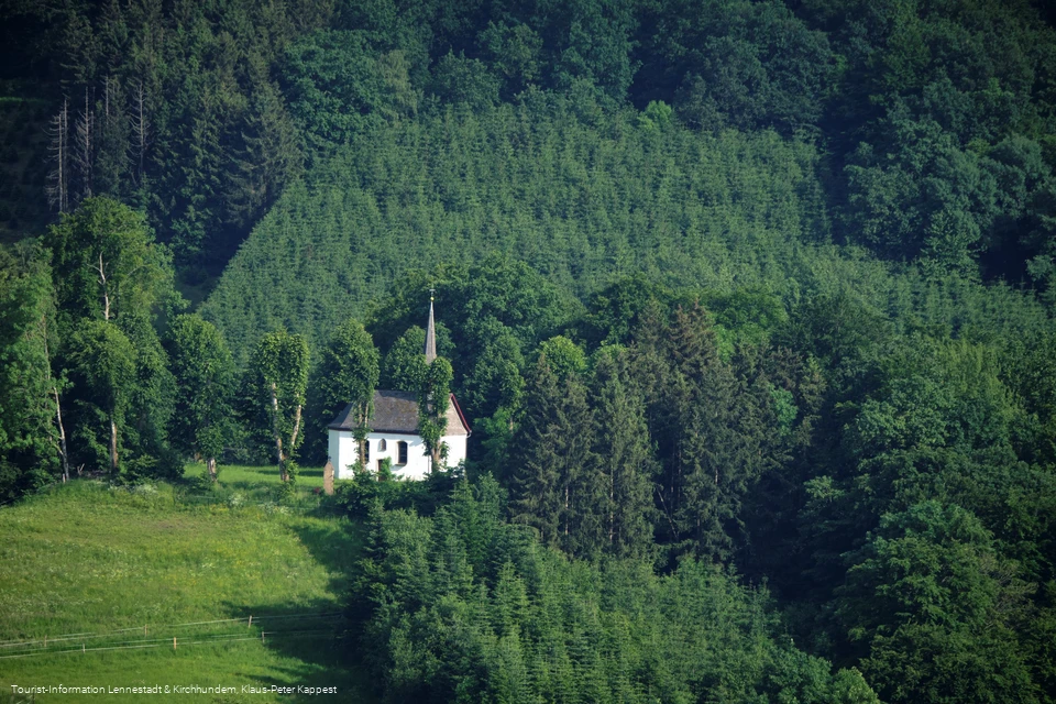 Kapelle Oedingerberg_Luftbild©Tourist-Information Lennestadt & Kirchhundem, Klaus-Peter Kappest.jpg