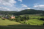 Blick auf dei Adolfsburg in Oberhundem © Sauerland Wanderdörfer;Klaus-Peter Kappest.jpg