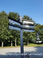 Wegweiser Rhein-Weser-Turm
